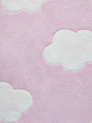 Colcha felpilla minicuna/capazo rosa con nubes blancas - Prénatal