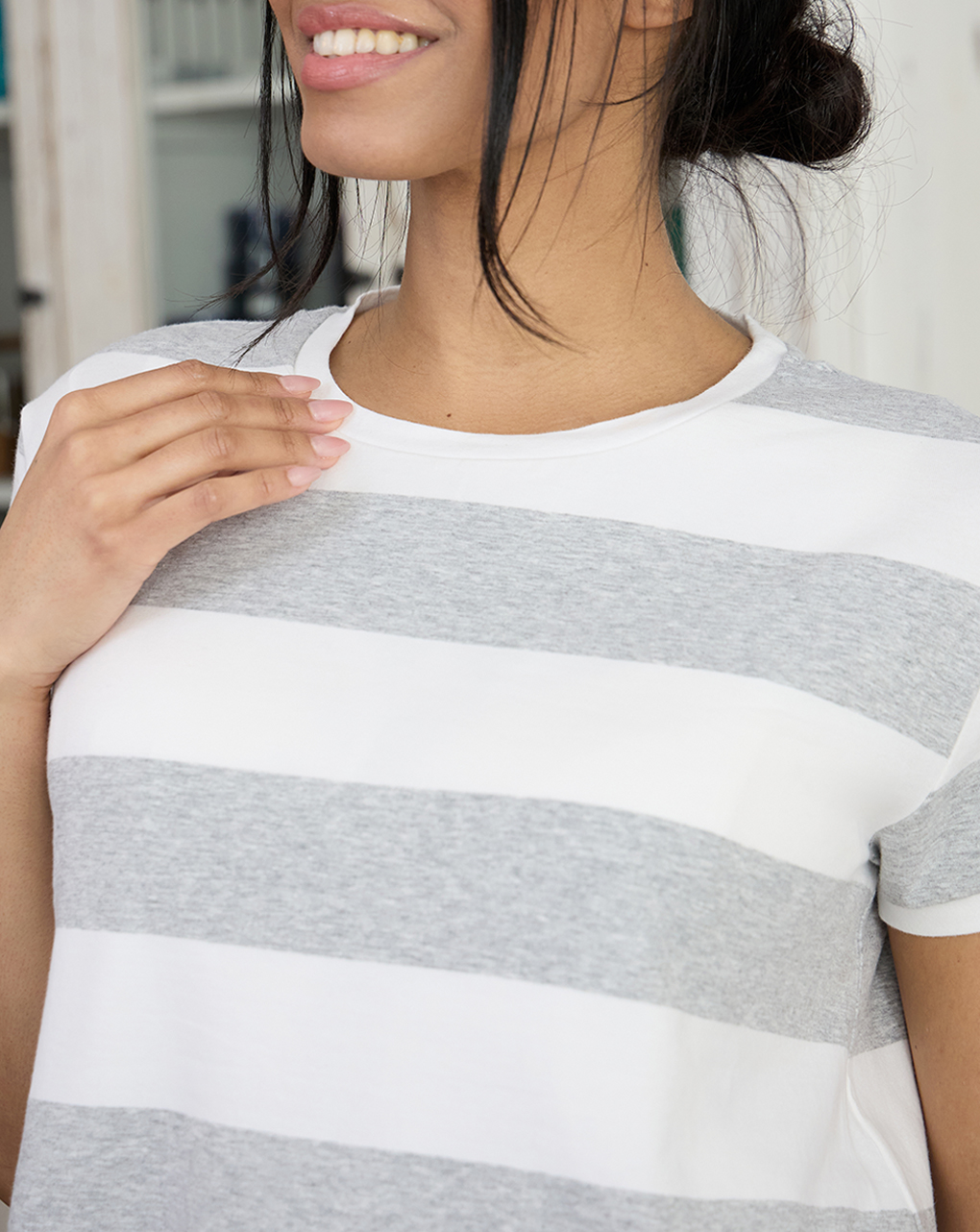 Camiseta premamá de rayas blancas y grises - Prénatal