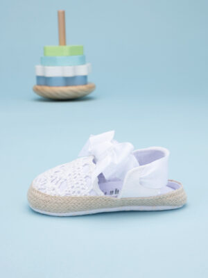 Elegante sandalia blanca para bebé - Prénatal