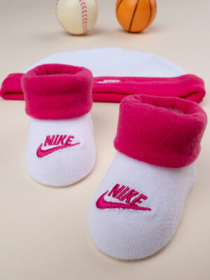 Conjunto 3 piezas nike gorro + maillot + zapatillas blanco y fucsia - Nike