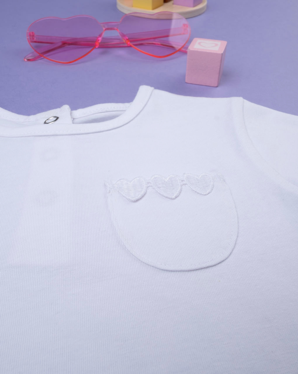 Camiseta blanca de niña de manga corta con ribetes - Prénatal