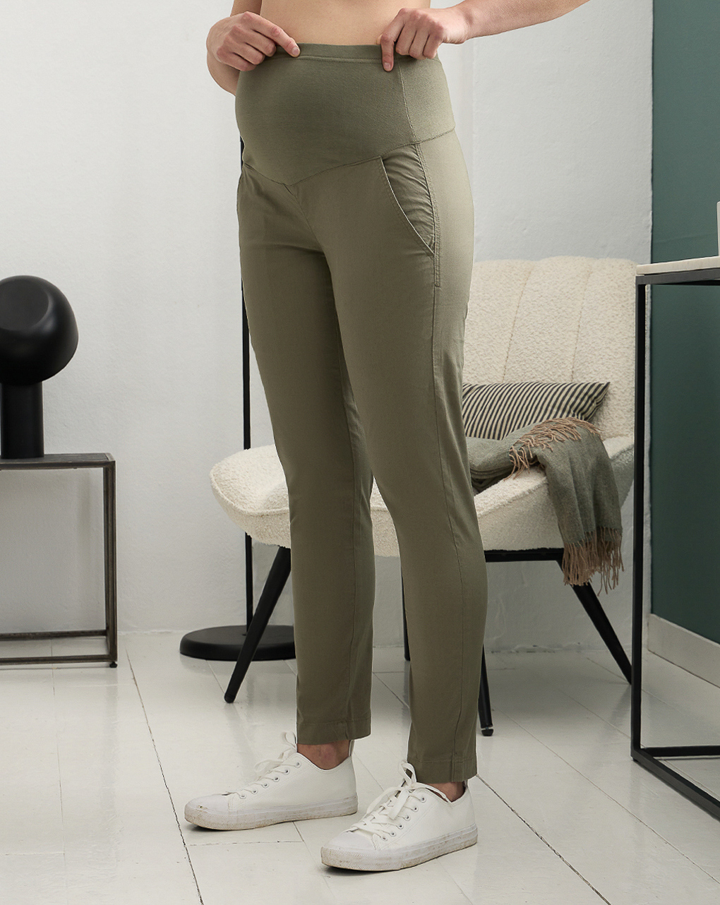 Pantalón premamá verde con cintura alta - Prénatal
