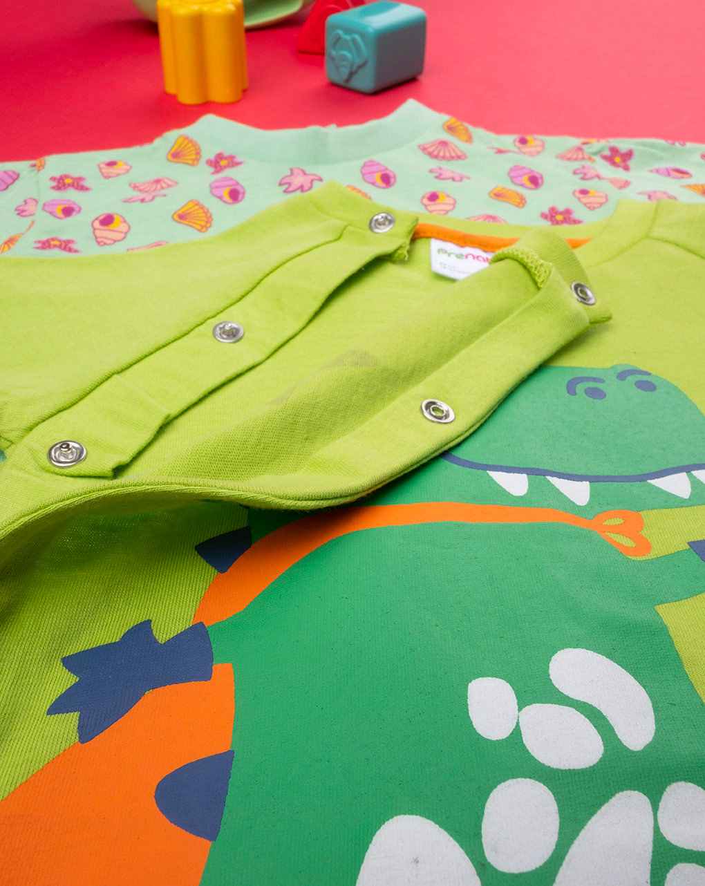 Pijama corto de una pieza para niña con conchas allover - Prénatal