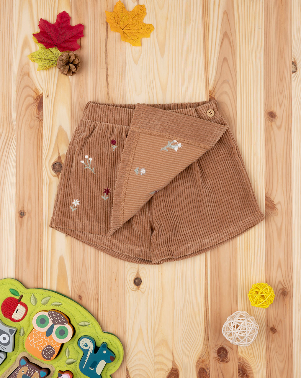 Falda corta de niña marrón de imitación - Prénatal