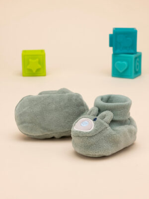 Zapatillas de chenilla verde bebé - Prénatal