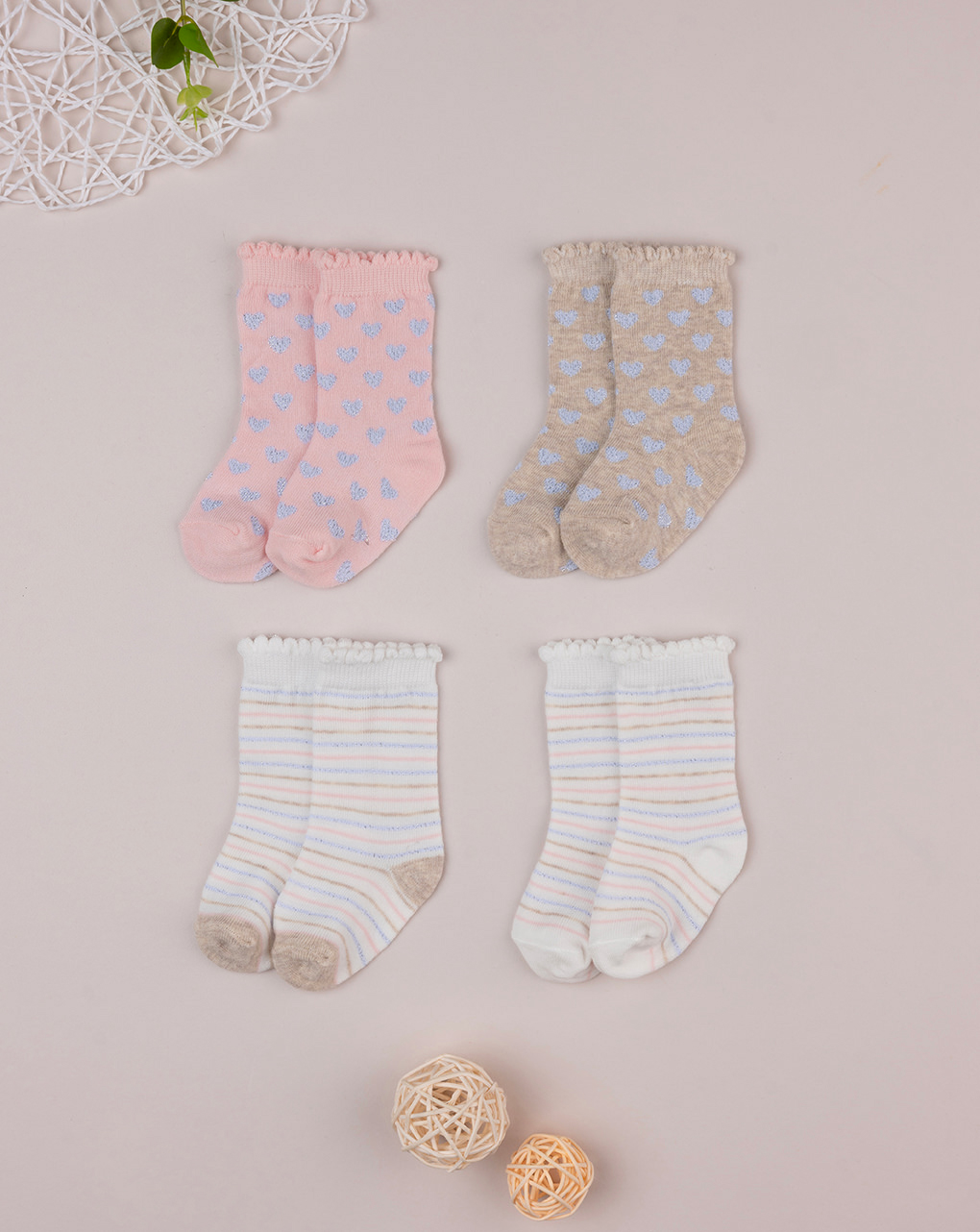 Lote de 4 calcetines de niña en varios colores - Prénatal Store Online