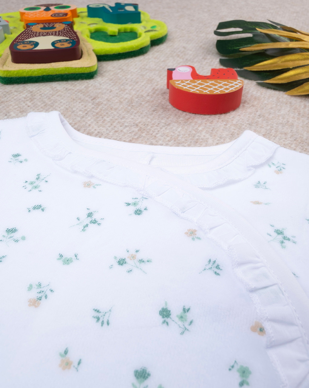 Pijama de chenilla blanca con estampado de flores - Prénatal