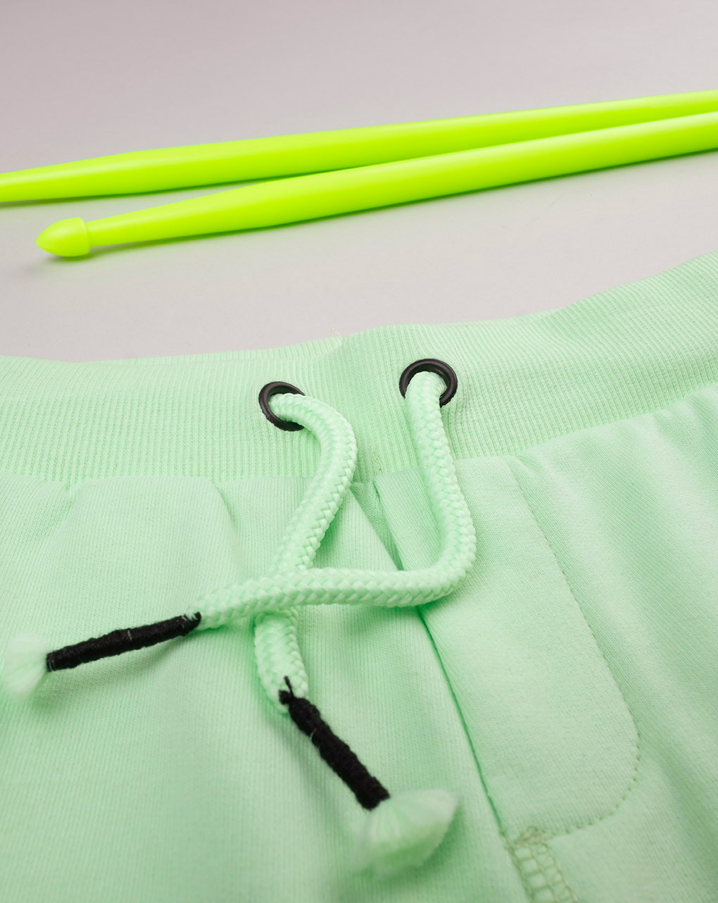 Pantalón corto verde de niño con estampado - Prénatal