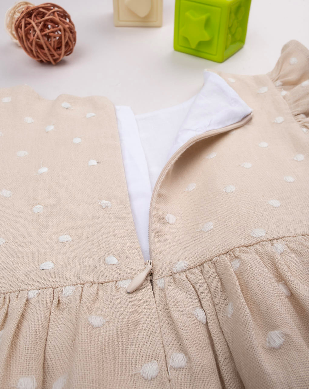 Elegante vestido de lino para bebé - Prénatal